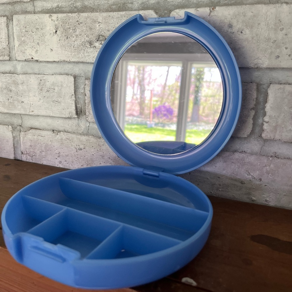 CABOODLES 5860 VINTAGE ROUND MIRROR MAKEUP‎ CASE BLUE